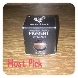 🎉HP 🎉Younique pigment shimmer eye shadow